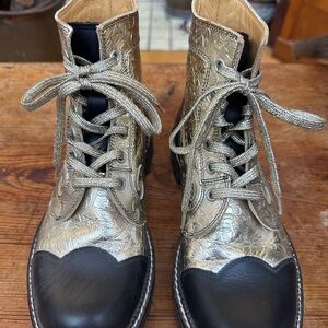 John Fluevog Gold Platinum 7th Heaven Derby Swirls W8